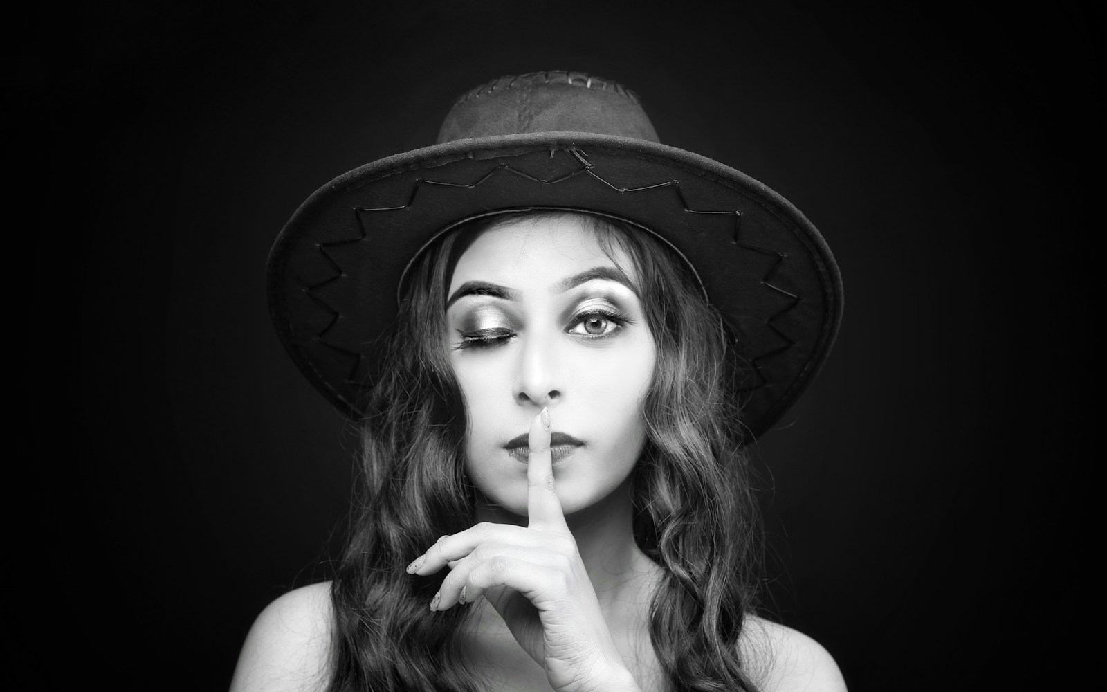 How to create an indoor herb garden using modern aquaponics featured cover image